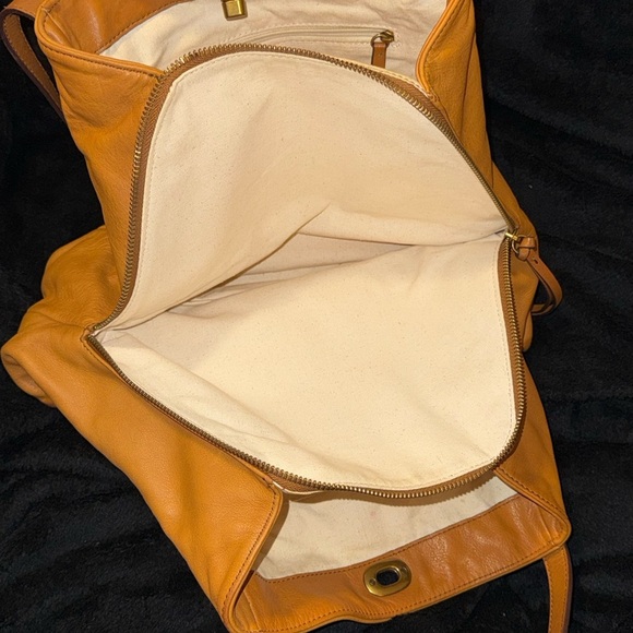 Margot Yellow Leather Shoulder Bag with Hobo Design - Picture 8 of 12